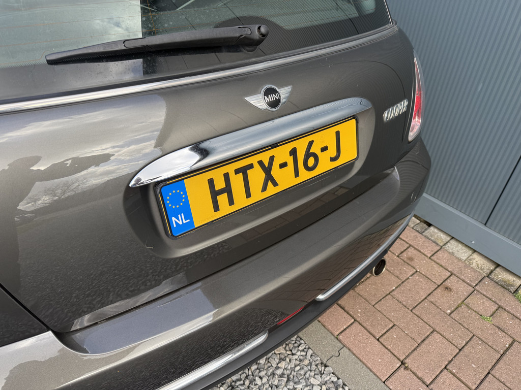 52243246-10.jpg