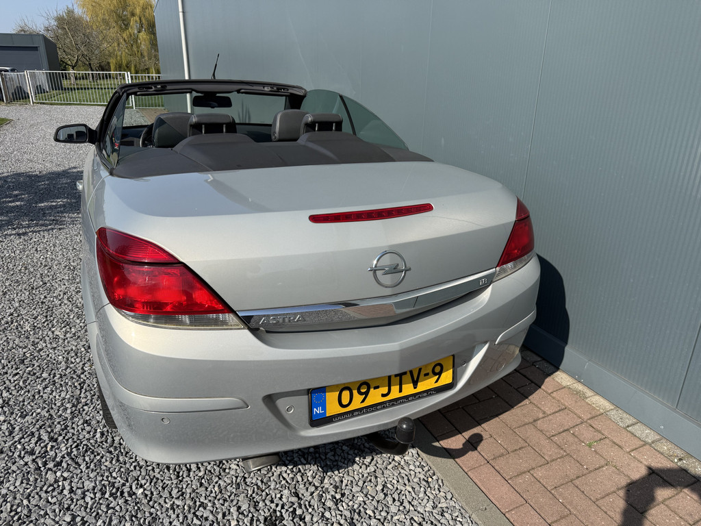 52243396-14.jpg