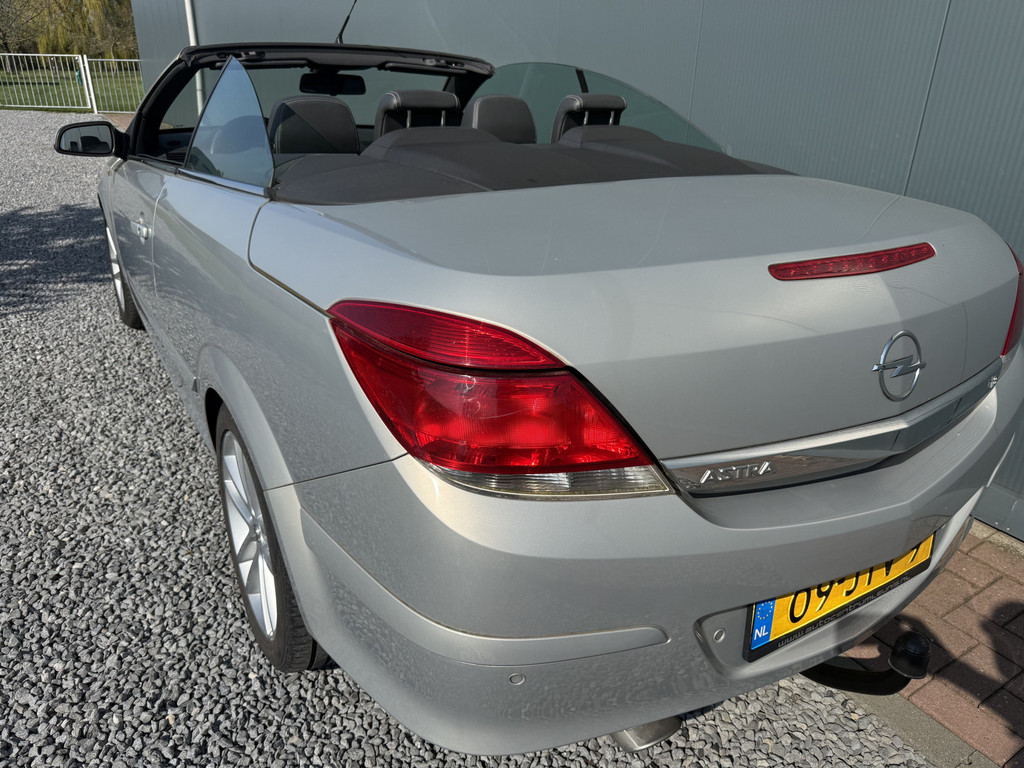 52243396-4.jpg