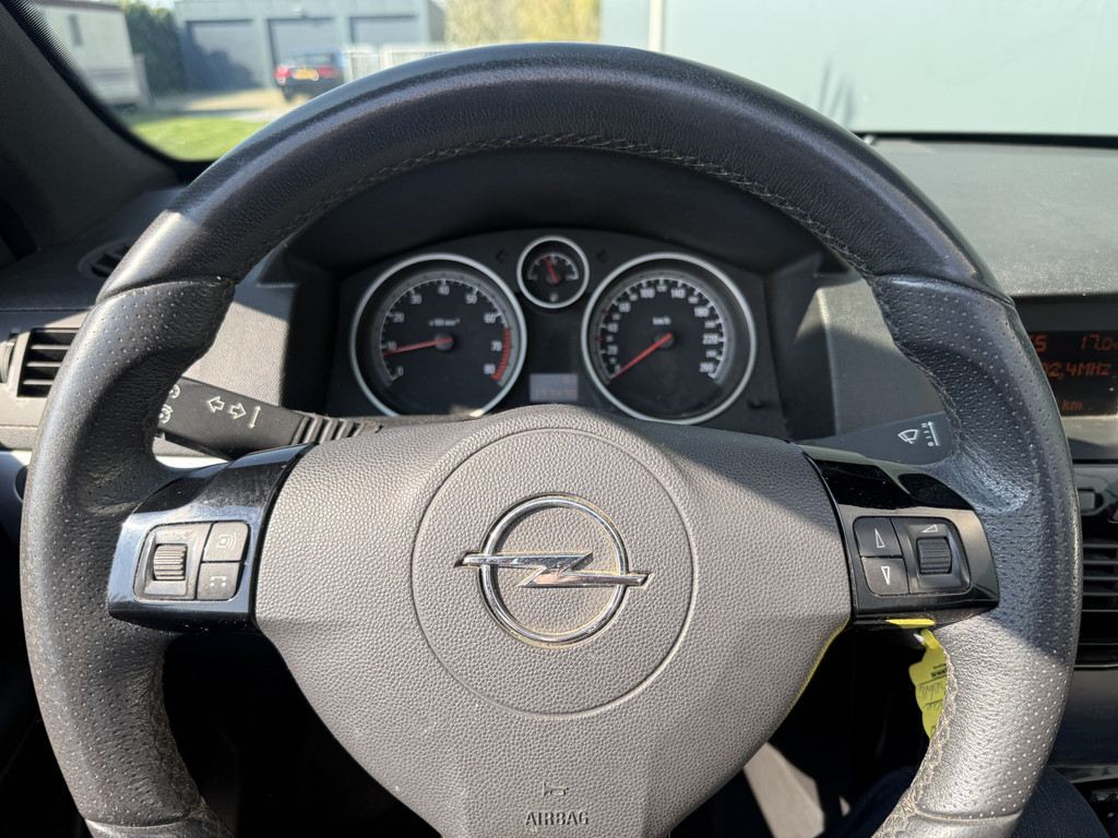 52243396-40.jpg