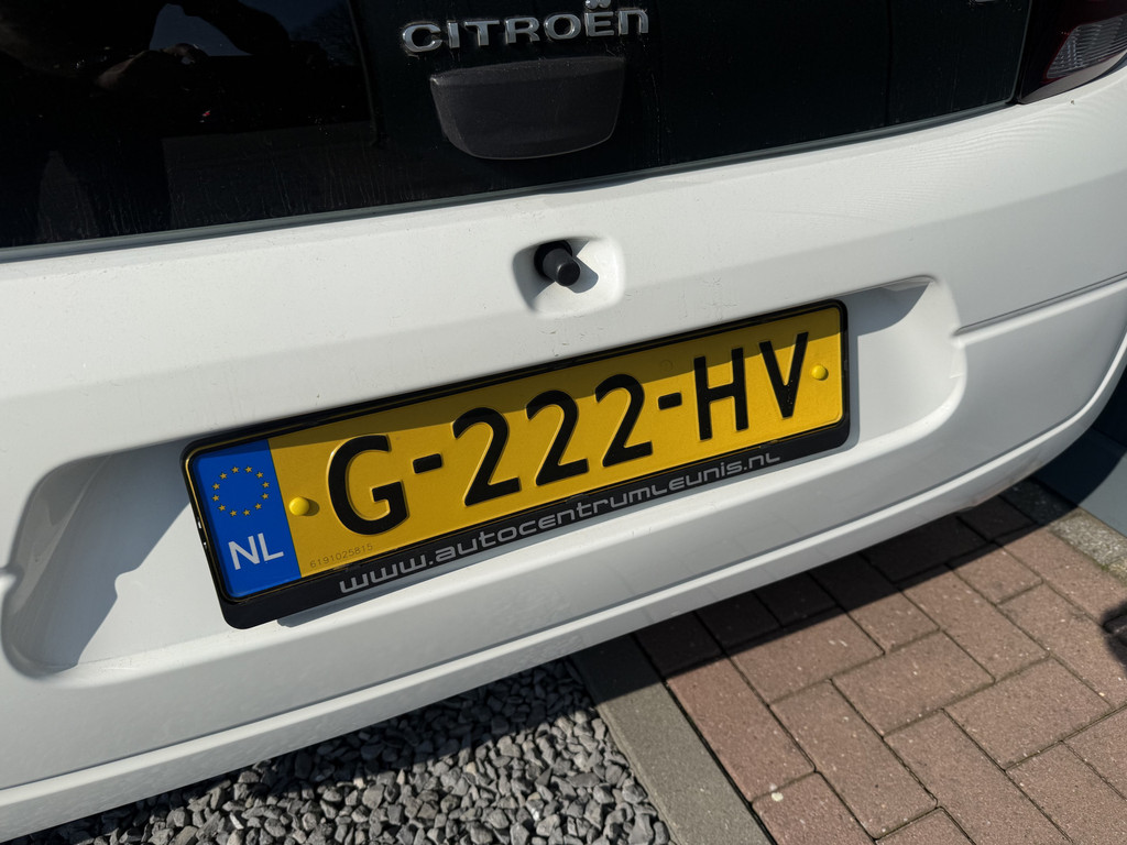 52243562-9.jpg
