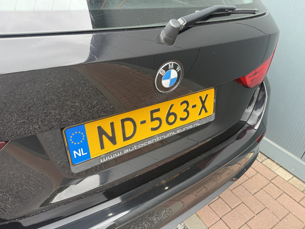 52336189-10.jpg