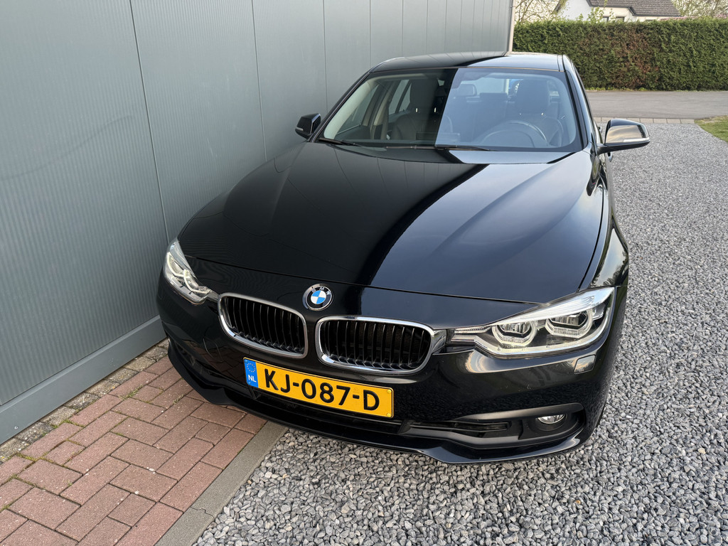 53709296-14.jpg