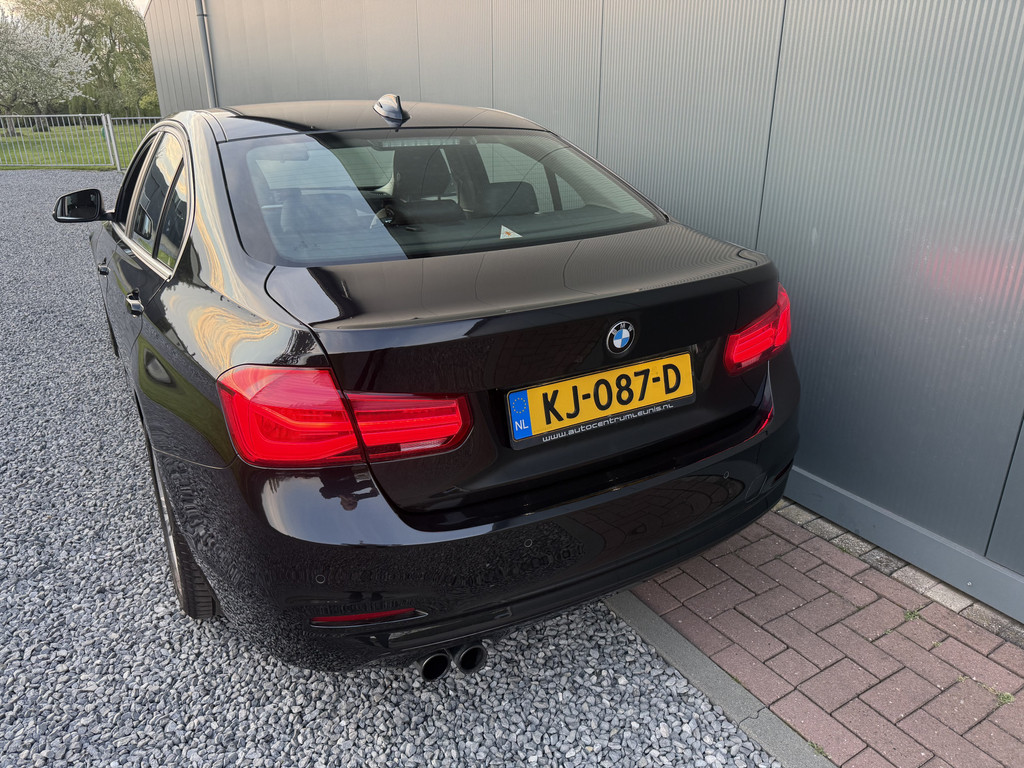 53709296-15.jpg