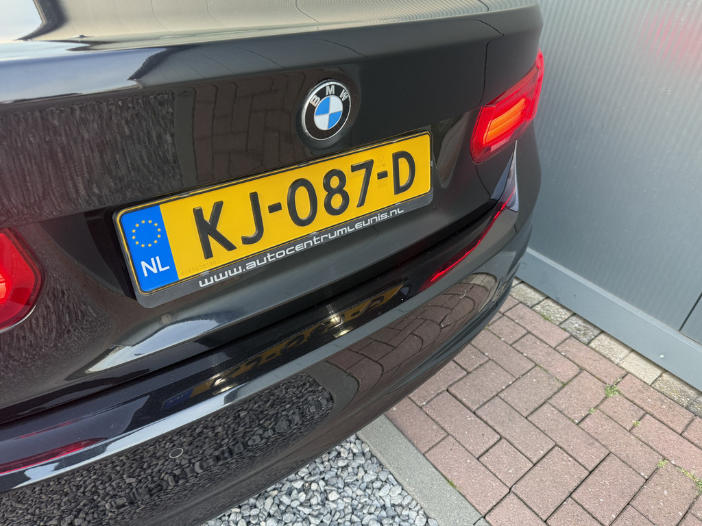 53709296-9.jpg