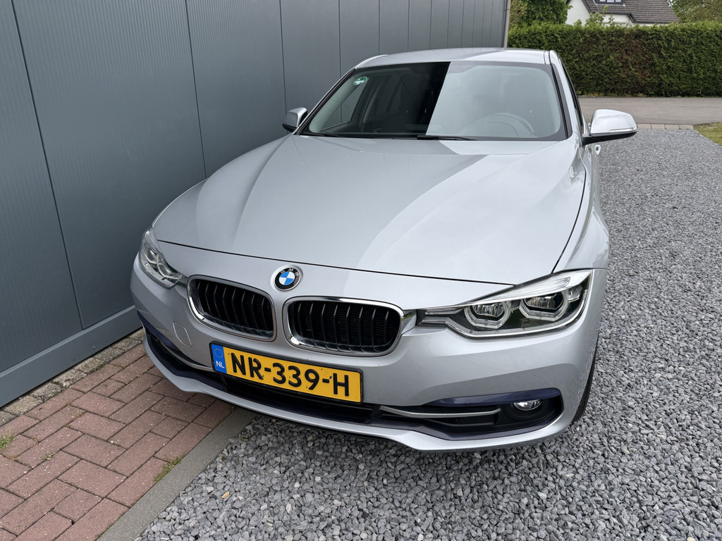 53711231-13.jpg