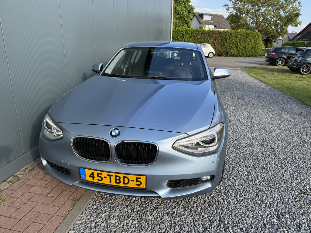 53712467-12.jpg