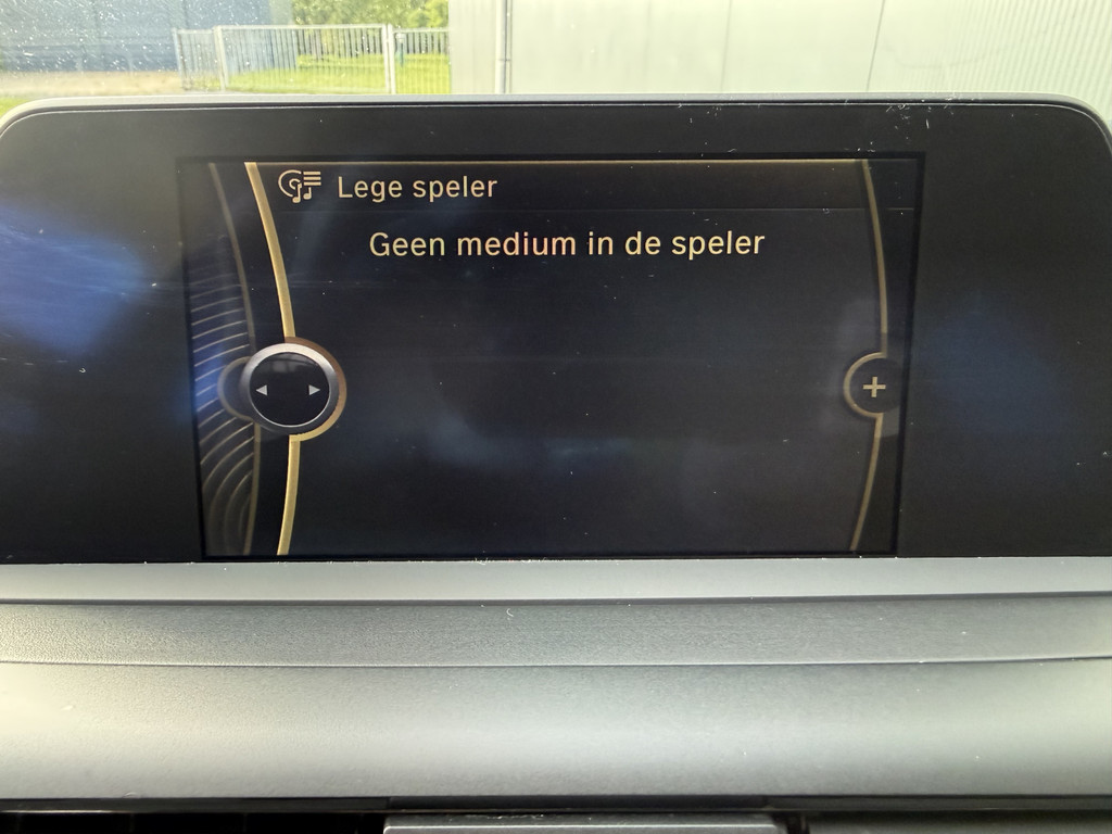 53712467-36.jpg