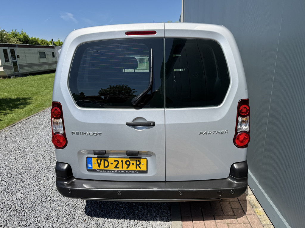 53936246-29.jpg