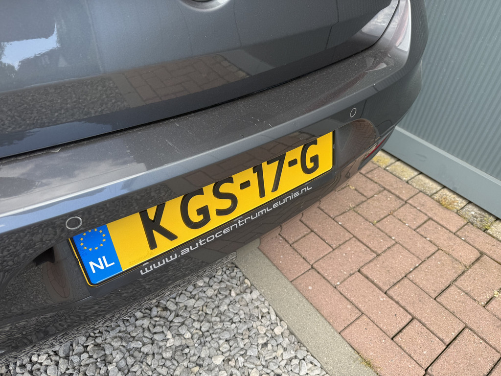 54306921-8.jpg