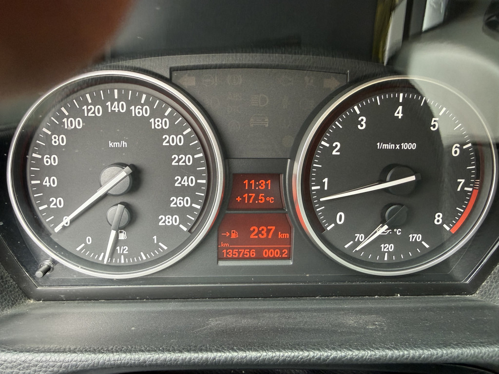 54338083-49.jpg