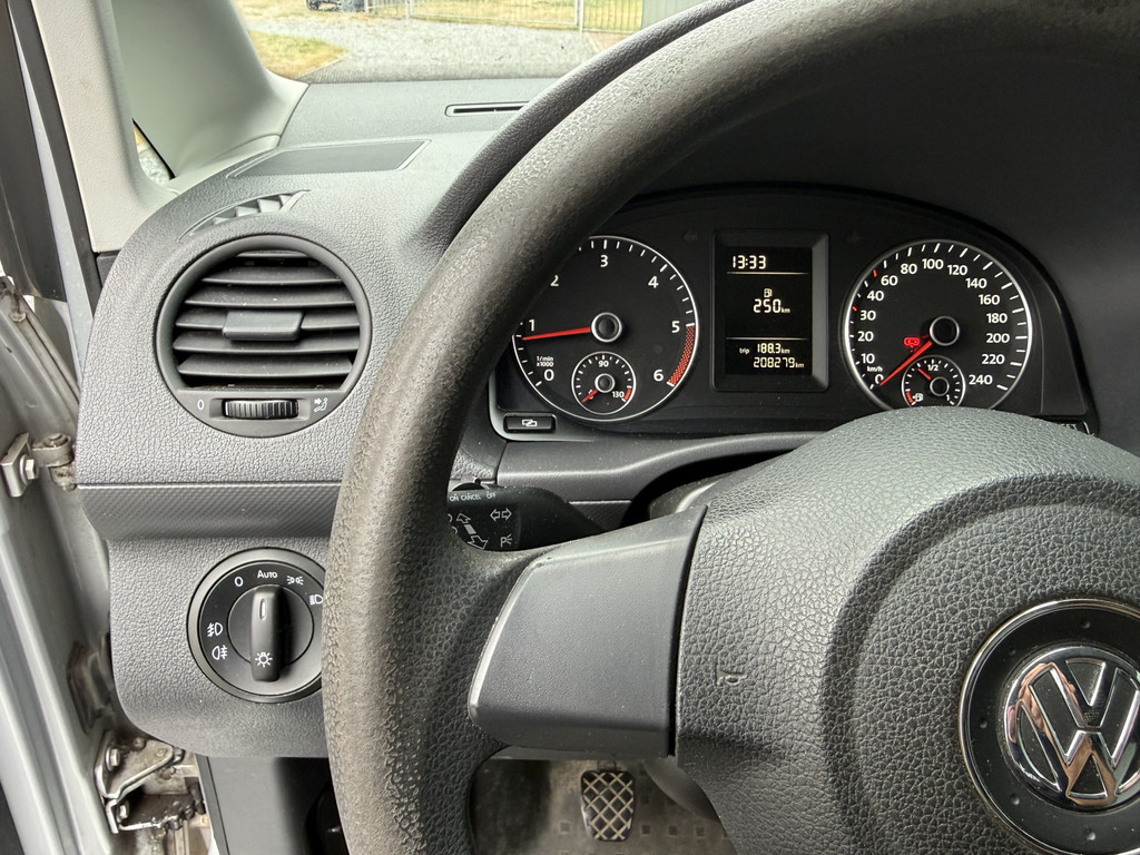 55491716-39.jpg