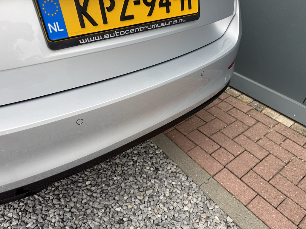 55523625-9.jpg