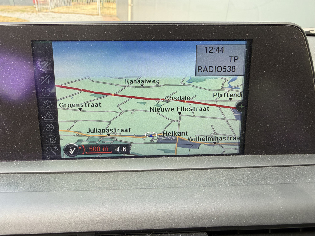 56046428-40.jpg