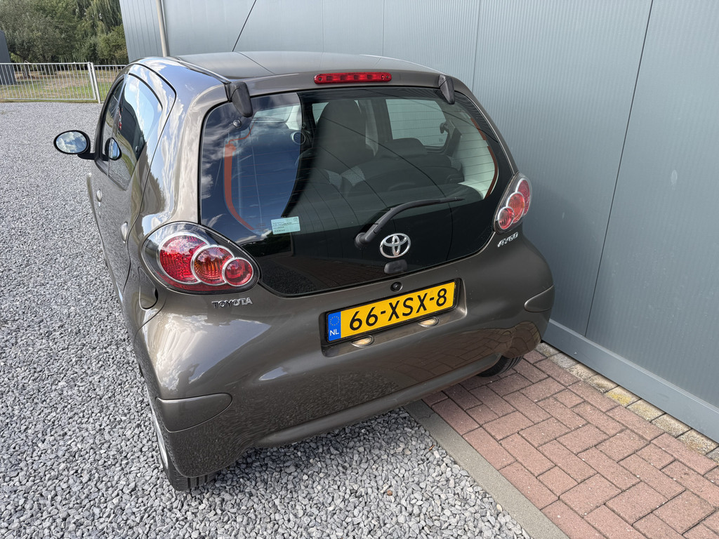 56151533-14.jpg