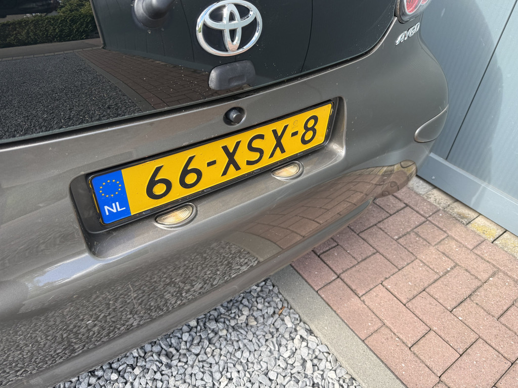 56151533-9.jpg