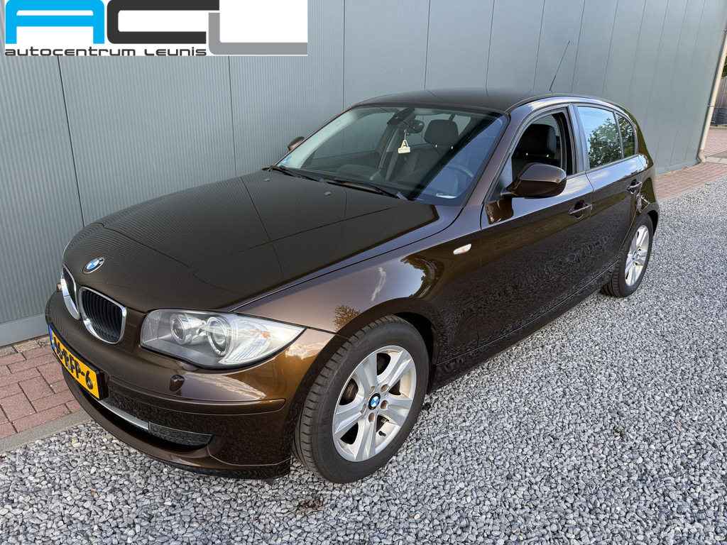 56166438-0.jpg