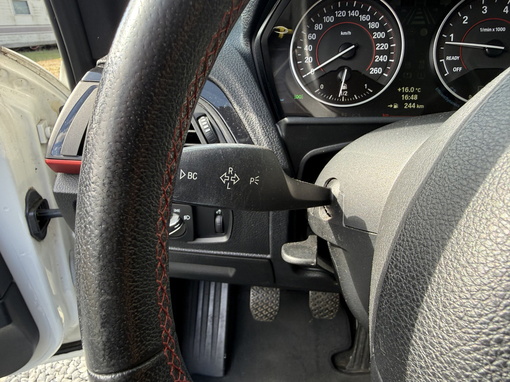56176725-44.jpg