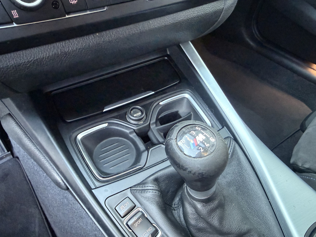 56207087-33.jpg
