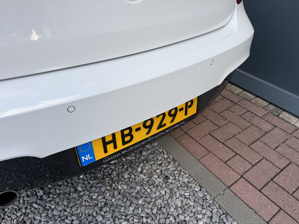56207087-9.jpg